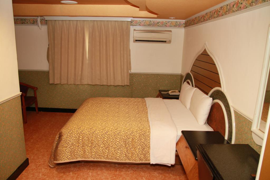 Ti Hwa Hotel Taipei Exterior photo